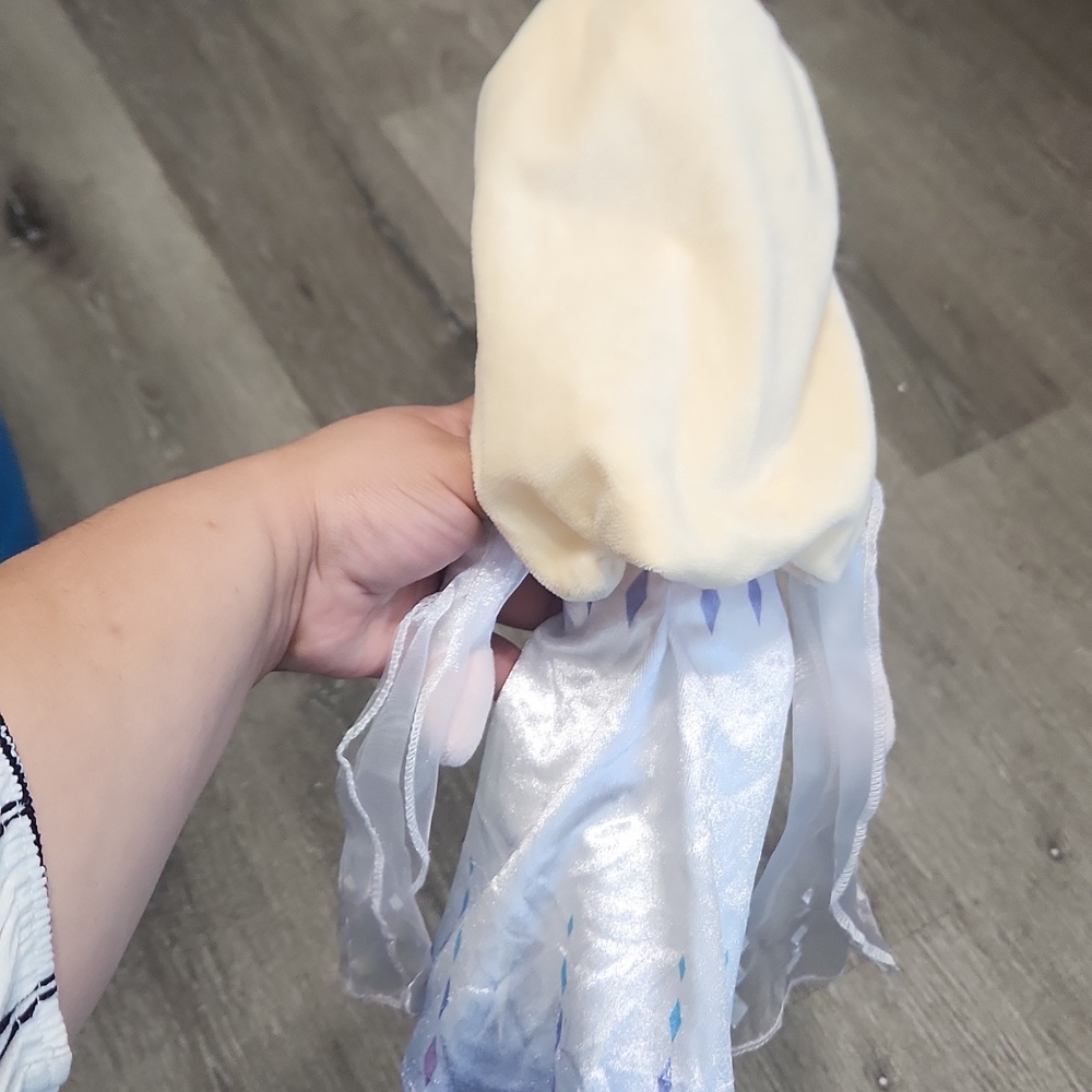 Disney Frozen Elsa Plush Doll - Picture 3 of 6
